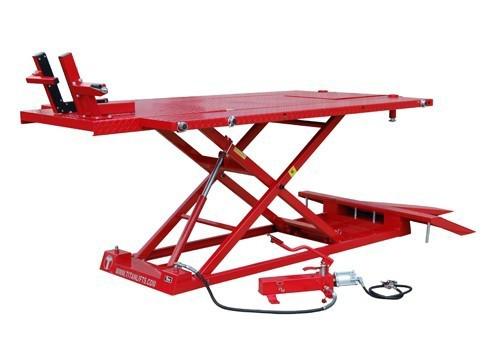 Titan 1500xlt motorcycle lift 1,500 lb air powered with vise with sides