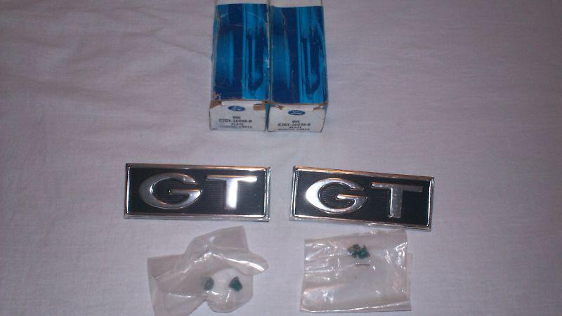 Nos ford mustang gt fender emblems pair   c7gy-16098-b