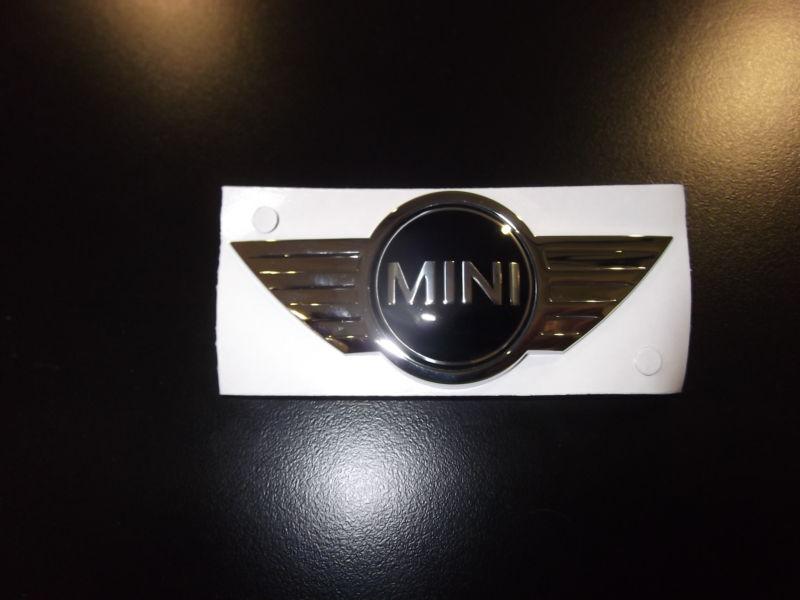 Mini cooper s front emblem logo wing hardtop convertable r52 r53 2002-2006  oem