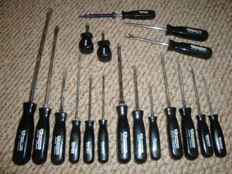18 piece set of chrome vandium tempo screwdrivers