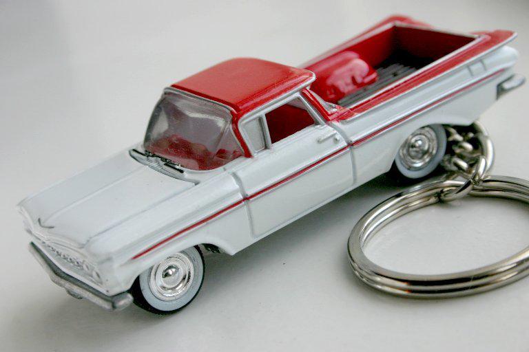 1959 el camino truck * white & red 59 * diecast keychain