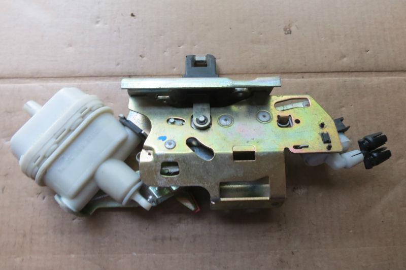 Read first 95-99 mercedes s320 s420 s500 trunk lid power lock actuator rear oem