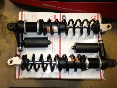 Yamaha snowmobile  apex gt  gytr resevoir front shocks like new only 230 miles