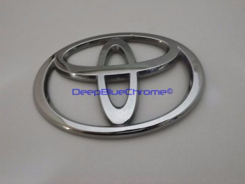 Toyota sienna chrome emblem 04-05 only rear trunk hatch badge genuine oem fair
