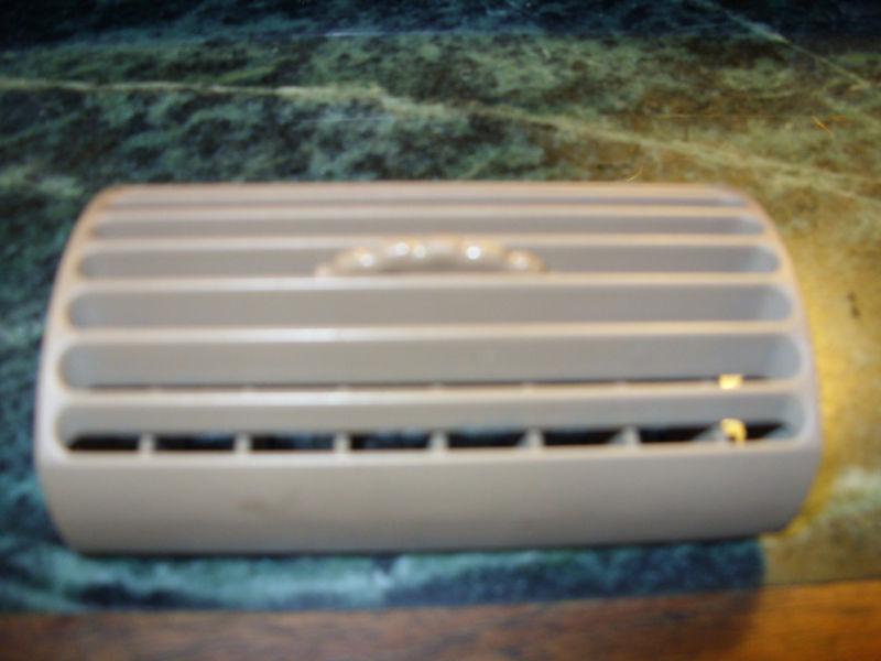 1994-2004 mustang a/c vents (saddle)