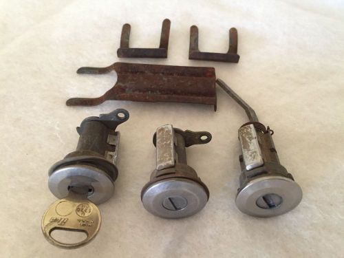 Dart valiant door and trunk locks with key &amp; retaining clips 1966-1972 mopar