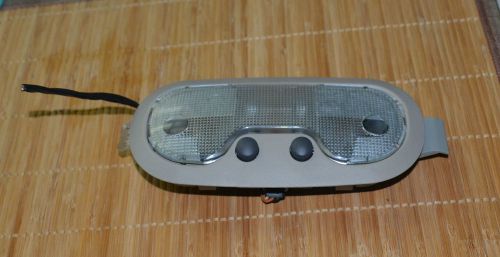 2000-06 chevy tahoe beige gray   dome light used