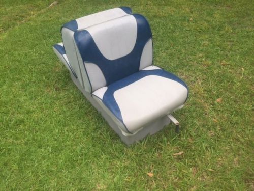 Bayliner boat back to back convertible lounge seat chairs