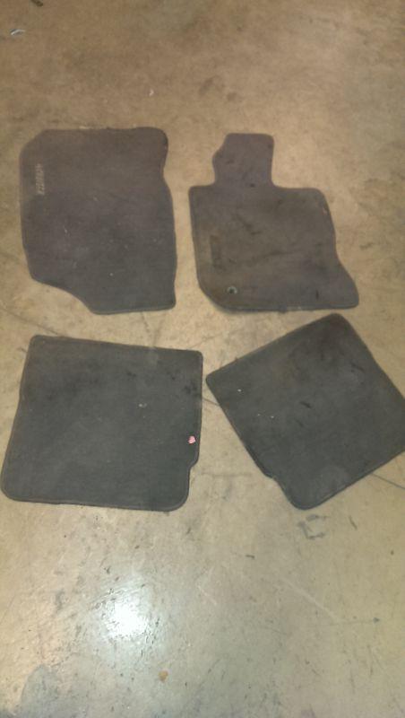 01 02 2001 chrysler pt cruiser floor mats (very dirty)