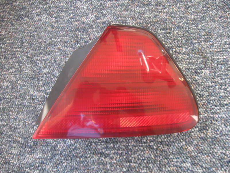 Honda accord coupe right passenger tail light assembly  1998-2002