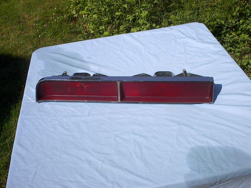 Amc 1970 d/s tail light and lens has crack in one lens fits amx and javelin 