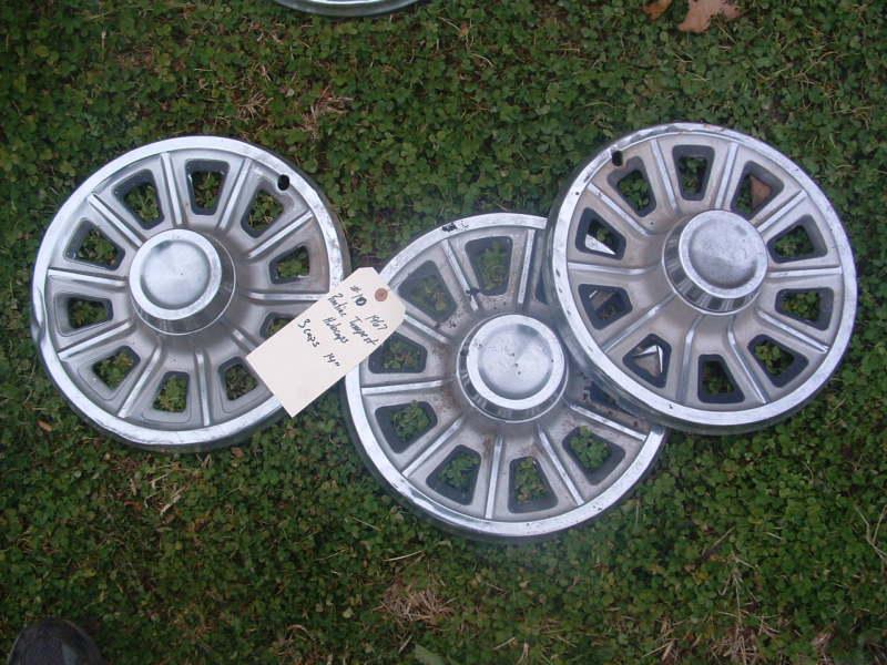 1967 pontiac tempest hubcaps (3) 14" 