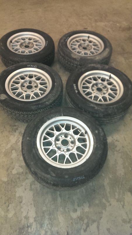 1997 bmw 528i 2.8l  set of tires & rims 225x60x15 (pretty darn nice) no caps