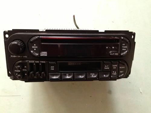 01-05 chrysler sebring /stratus coupe cassette radio cd controls