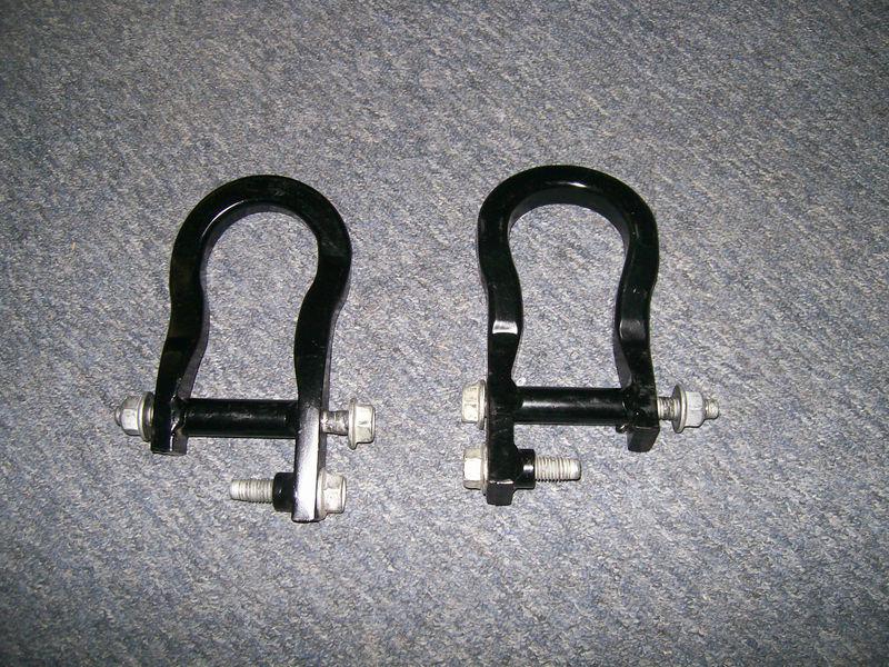 Front tow hooks for gm1500 trucks 2007-2011 / chevy or gmc in black