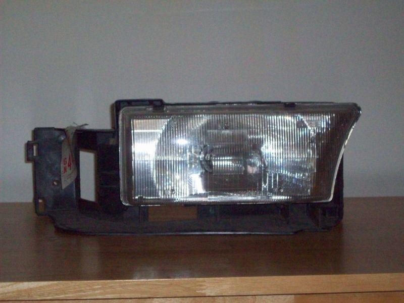 92-96 buick roadmaster headlight assembly (passenger side)