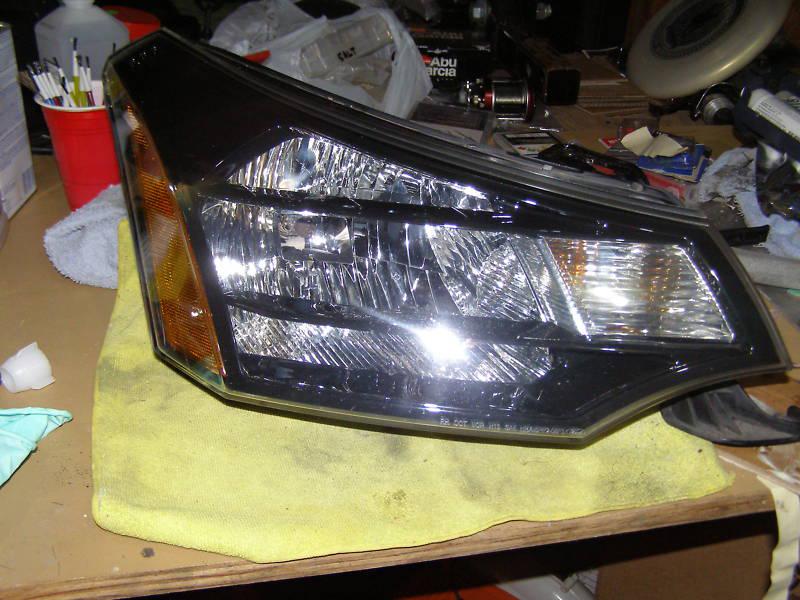 2010 ford focus passenger side headlight assembly