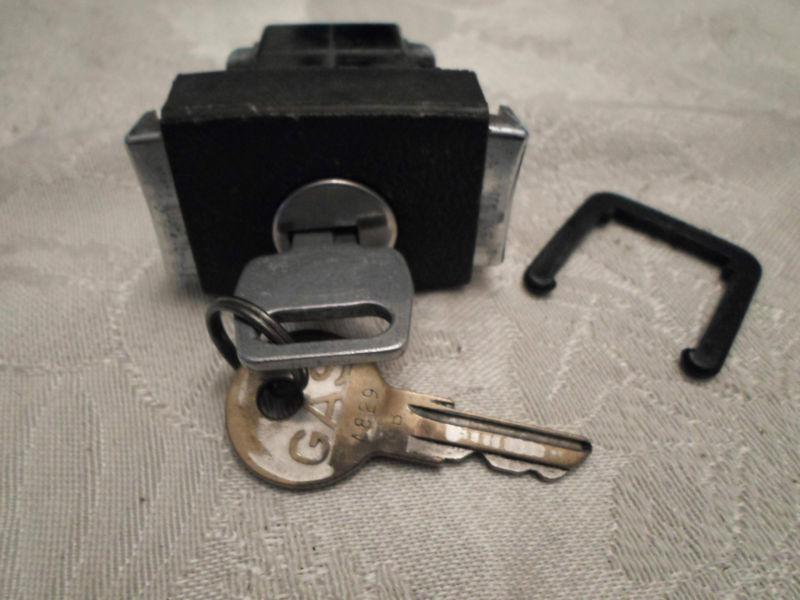 80-86 ford truck bronco ltd crown vic chevy blazer s10 glove box latch with key