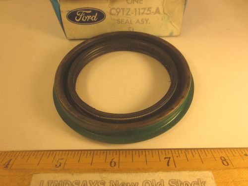 Ford 1973/1979 f100/500 truck &#034;seal&#034; retainer (grease) rear hub free shipping