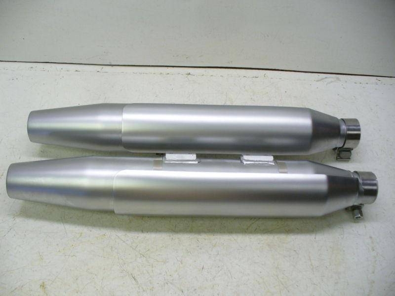 Harley 2010 fxs 1584/1688 flat silver mufflers & heat shields.