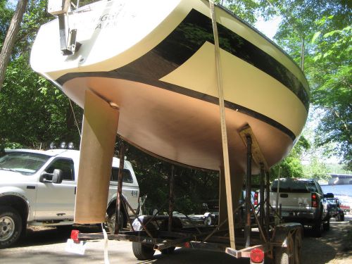 Performance boat paint for bottoms with teflon