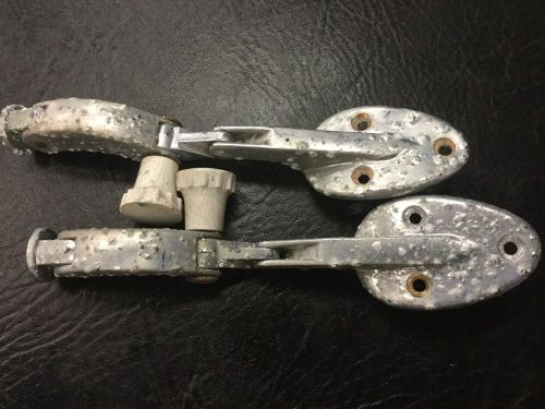 Vw aircooled beetle pop out latches.   original german patina 43