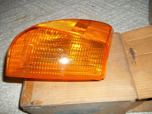 Ford e43z-13200-a turn signal lamp nos