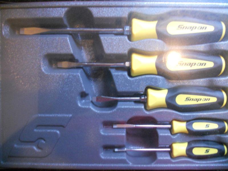 Snap-on sgds50by set of 5 yellow instinct comfort grip flat tip screwdrivers new