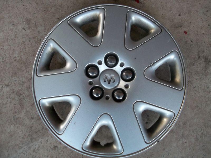 '01 02 03 dodge stratus 15"  hubcap silver on silver very nice used cond no res