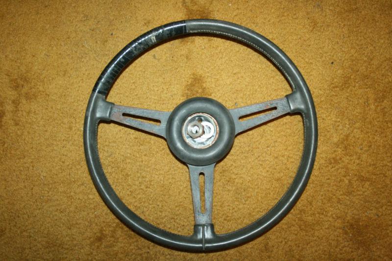 Early triumph tr6 steering wheel