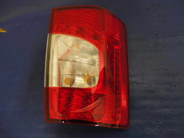 2011-2012 chrysler town & country tail lamp; left side 188028
