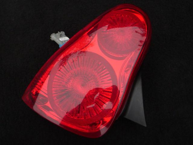 Taillight (lens & housing) assembly 100% genuine gm chevy product driver side lh