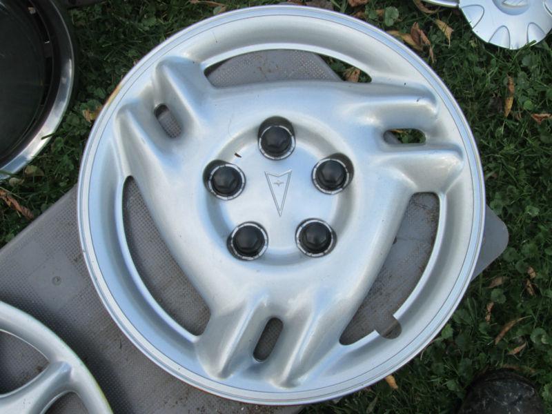 Pontiac grand am 15 inch hubcap 99-05 used oem