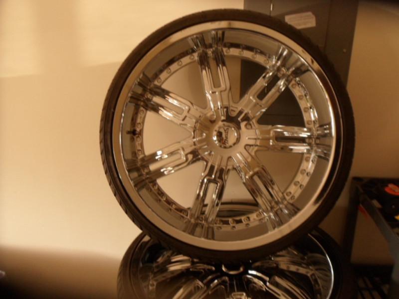 24 inch stonz chrome rims on lexani tires lug 5x4.75