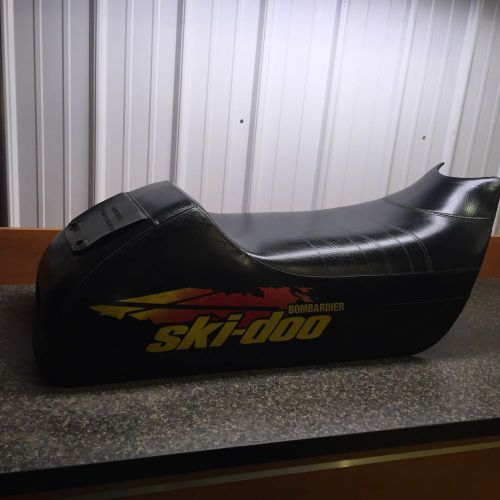 99-2004 ski doo mxz  zx chassis seat assembly base foam cover 500 600 700 800