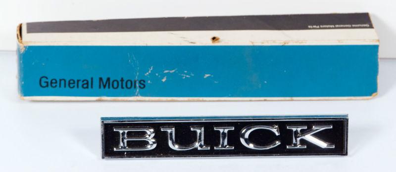 1970's buick emblem-pt. no. 17715779 - nos 1" x 6"