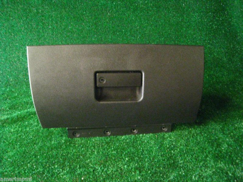 2005 ford mustang convertible dash glove box door assembly black