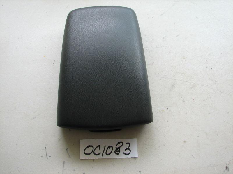 04 jeep liberty center console cover lid arm rest 2004  24782