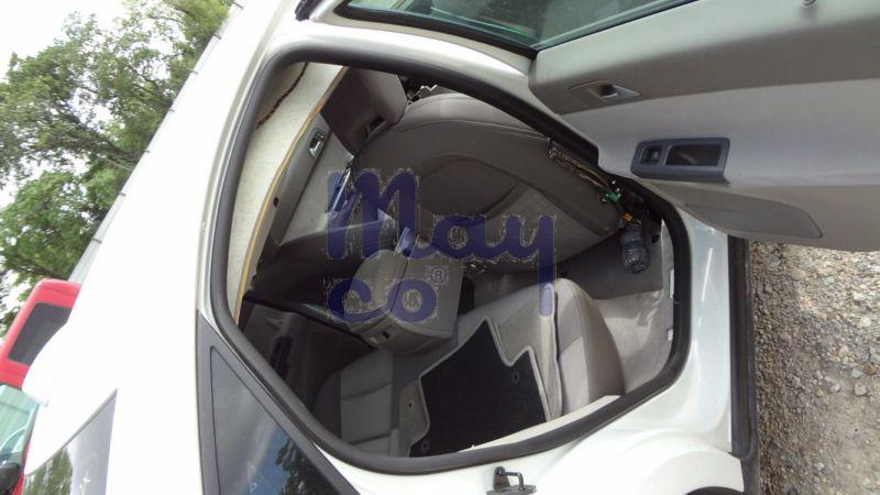 2005 volvo s40 rear right passenger weather strip moulding seal weatherstrip