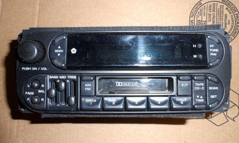 1998-2002 doodge chrysler cd player, tape, radio, p04858584ae