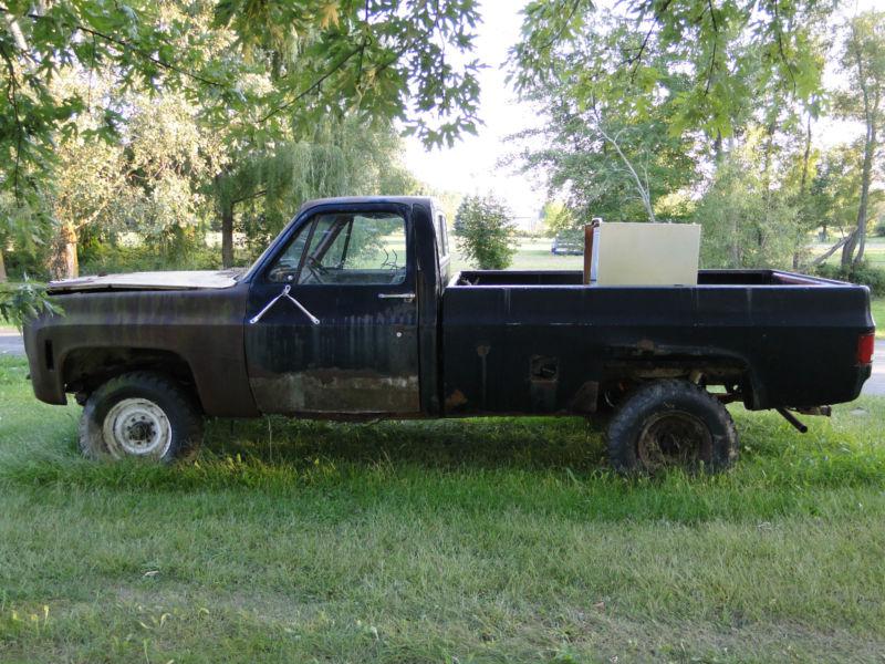 1975 chevy 3/4 ton 4 wheel drive truck chassis for parts no engine transmission