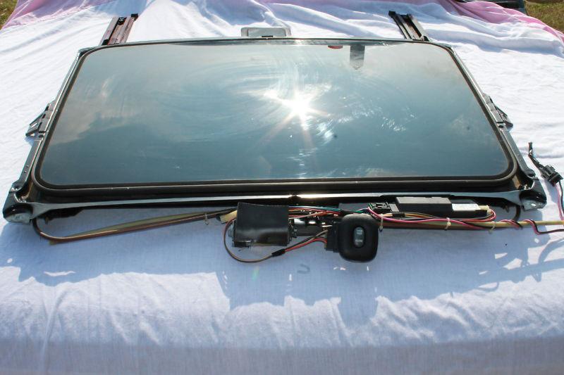 2004 pontiac sunfire sunroof glass with hardware, motor,switch, brackets   