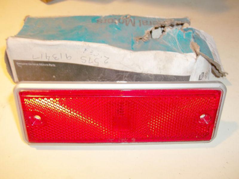 Nos 1978-1981 buick red lens side marker light, fitseitherside rear 2.575 913417