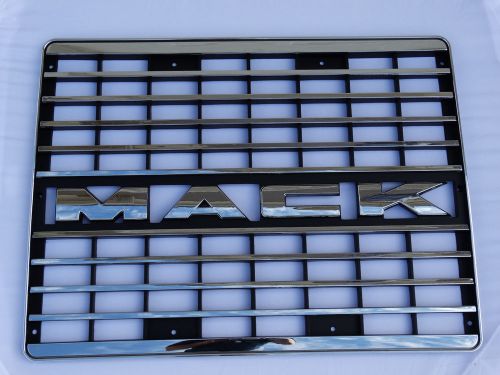 Mack ch front grille w/o bag screen