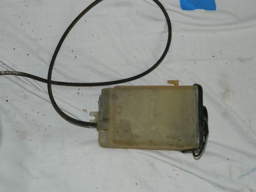 Oem factory ford fomoco windshield washer bottle  d20f-17b613-aa