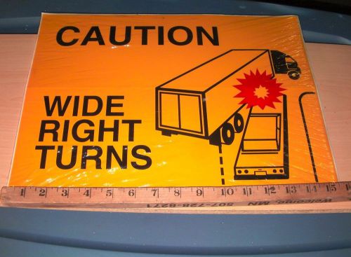 Caution wide right turn decal, large