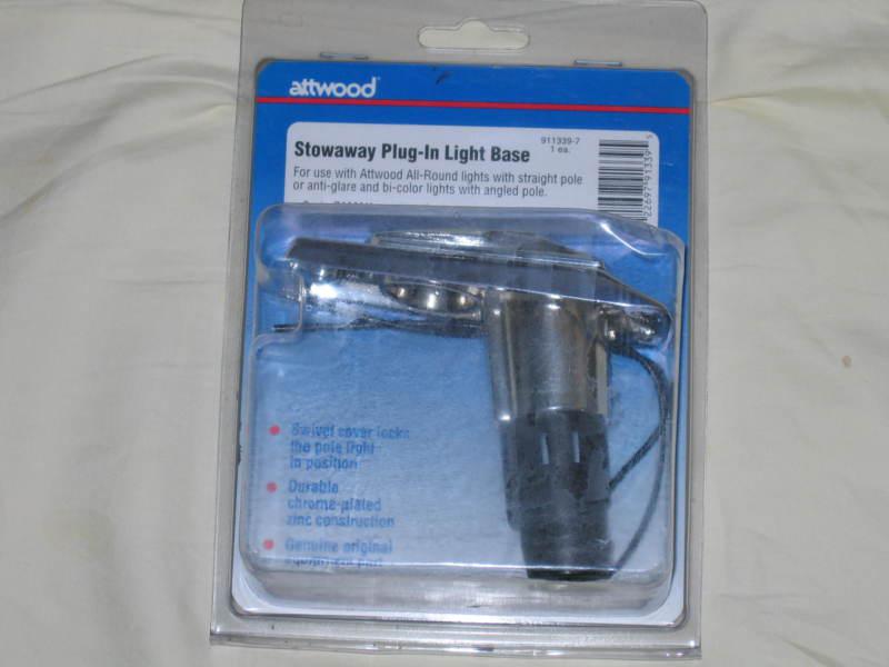 Attwood stowaway plug-in light base