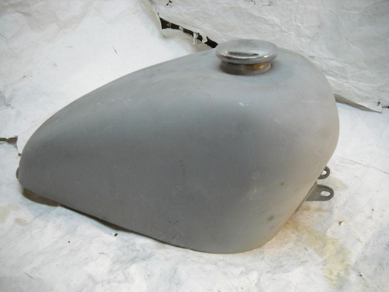 Nice harley-davidson xlch sportster 2.2 gallon "peanut" gas tank early ironhead