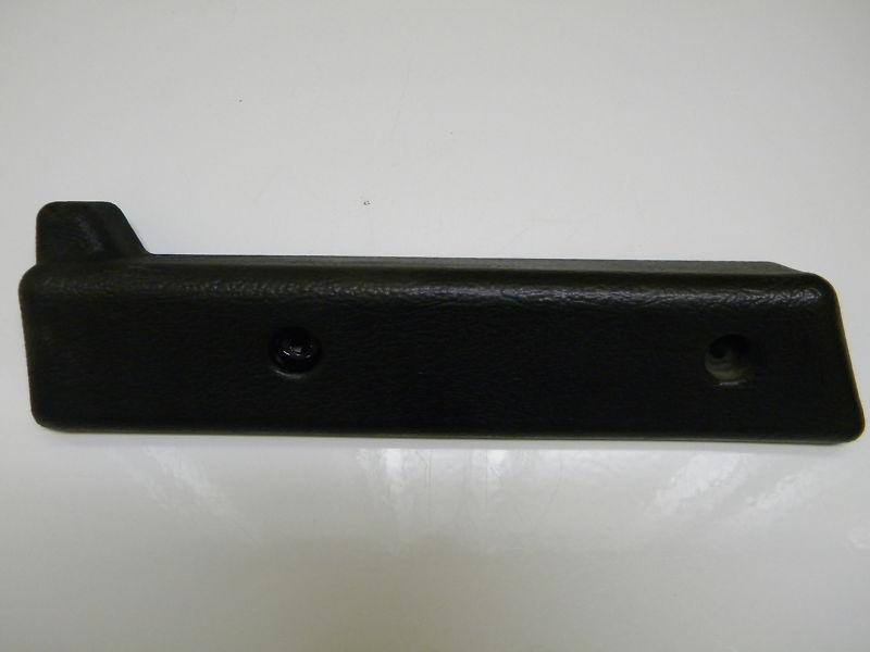 Kenworth left door arm rest k174-875 c500 t800 w900l w900