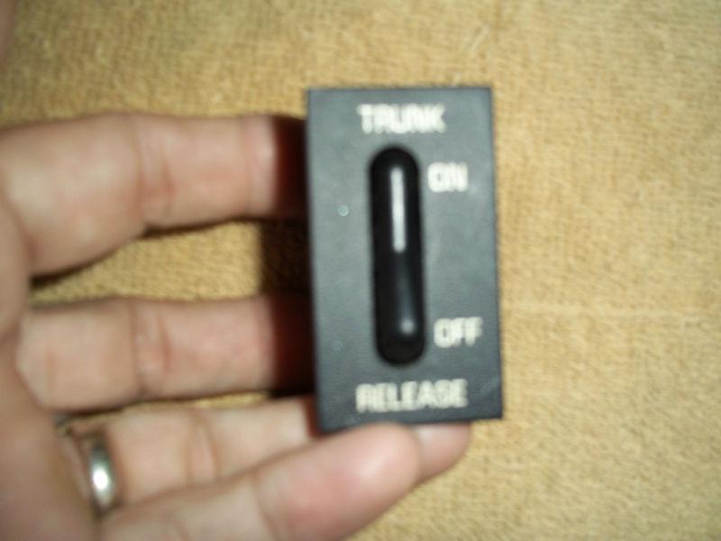 1995 gm oldsmobile aurora trunk release switch control 10178709   5094